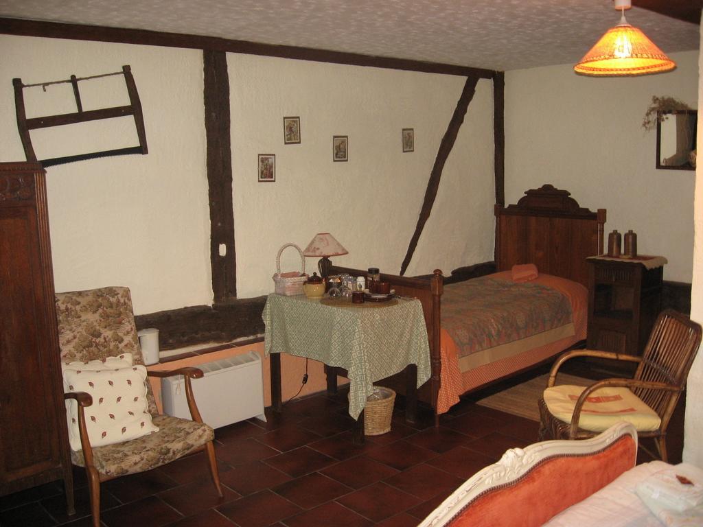 Livarot-Pays-d'Auge La Boursaie B&B 객실 사진